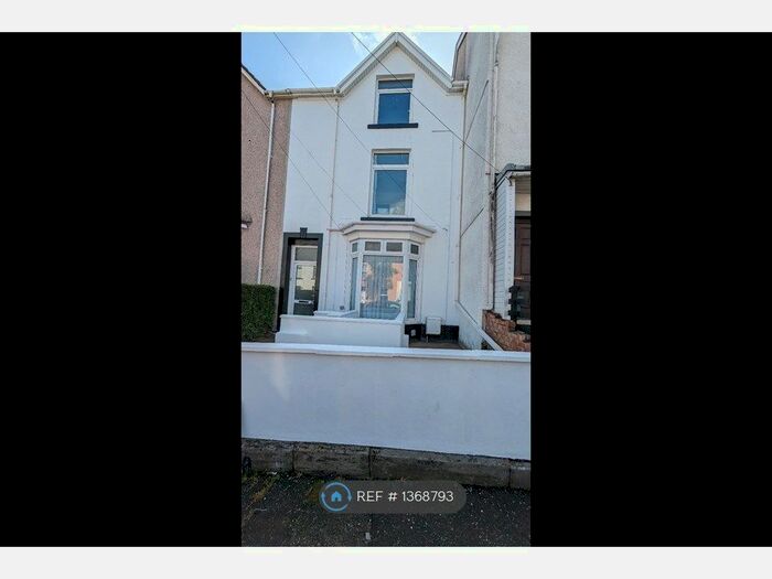 2 Bedroom Maisonette To Rent In Brunswick Street, Swansea, SA1