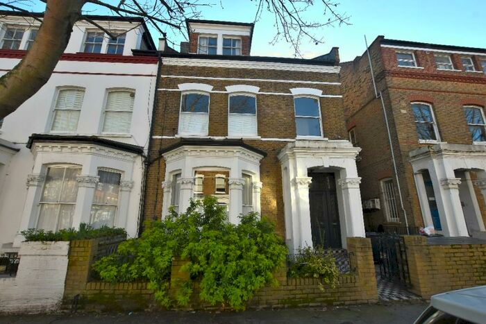 3 Bedroom Flat To Rent In Gloucester Drive, London, N4