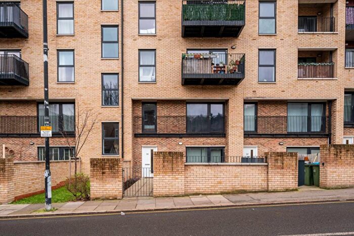 2 Bedroom Maisonette For Sale In Woolwich New Road, Woolwich, London, SE18
