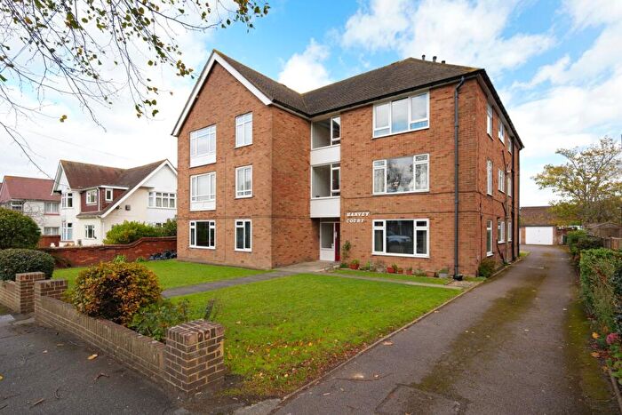 2 Bedroom Apartment For Sale In Cherry Garden Avenue, Folkestone, CT19