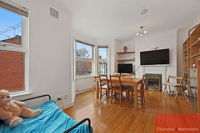 3 Bedroom Flat To Rent In West Ella Road, London, NW10
