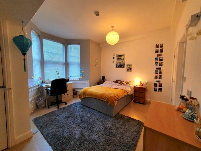 2 Bedroom Flat To Rent In Rothbury Terrace, Heaton, Newcastle Upon Tyne, NE6