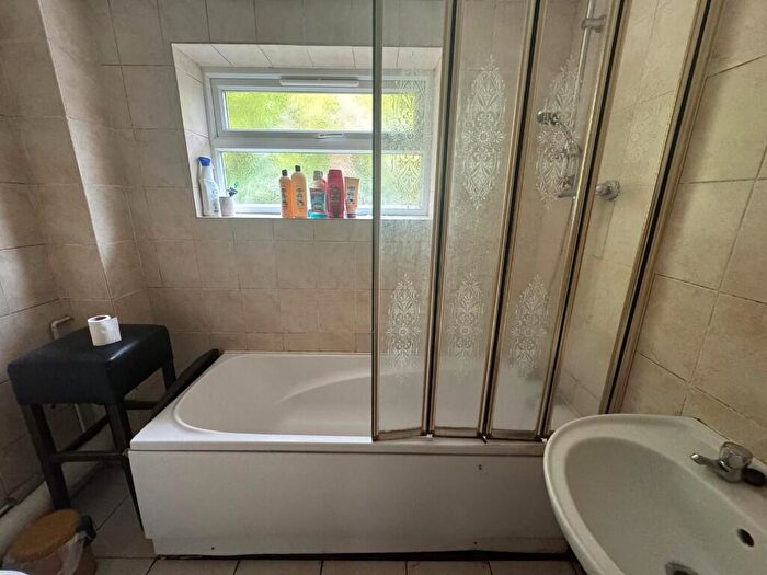 5 Bedroom Semi-Detached House To Rent In Willoughby Avenue, Nottingham, Nottinghamshire, NG7