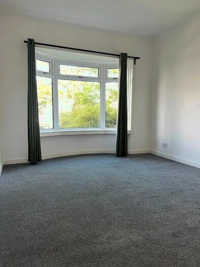 3 Bedroom Flat To Rent In Crofthill Road, Glasgow, G44