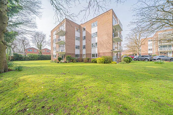 2 Bedroom Apartment For Sale In Mallards Reach, Solihull, B92
