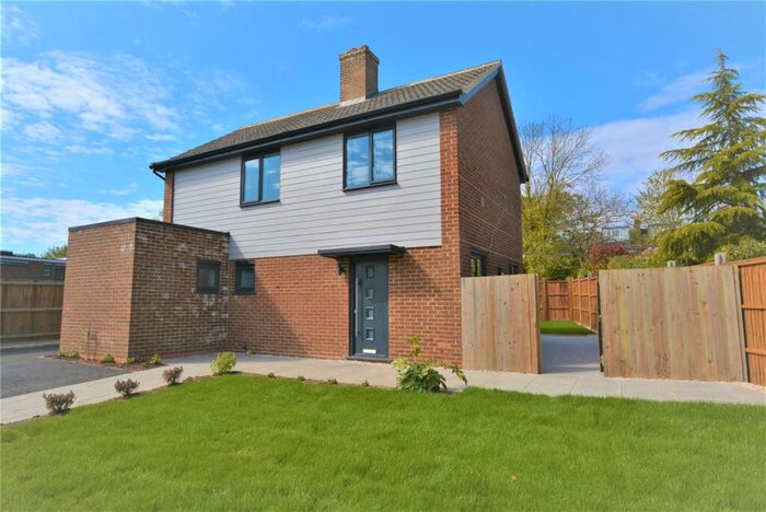 3 Bedroom Detached House To Rent In Downage, Hendon, NW4