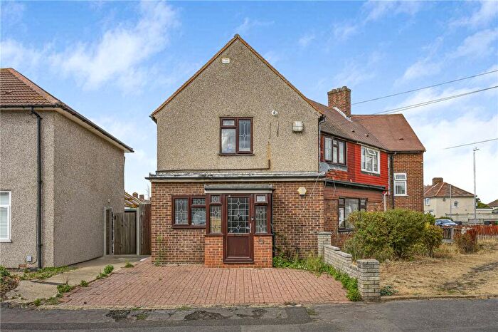 3 Bedroom Semi-Detached House For Sale In Brittain Road, Dagenham, RM8
