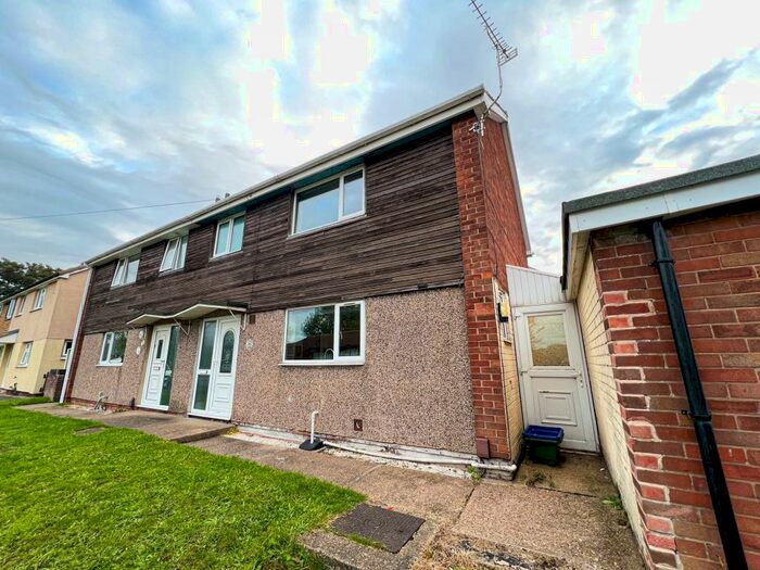 3 Bedroom Semi-Detached House To Rent In Newbolt Avenue, Scunthorpe, DN17