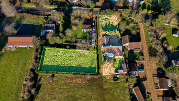 4 Bedroom Detached Bungalow For Sale In Beach Road, Snettisham, PE31