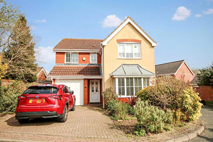 5 Bedroom Detached House For Sale In Thistle Close, Norwich, NR5
