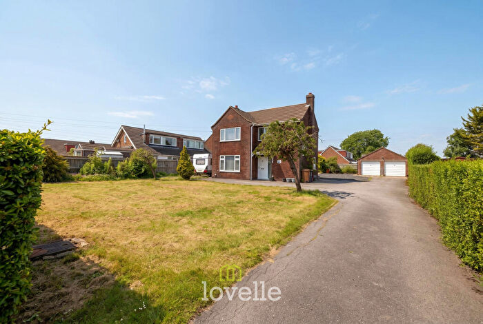 3 Bedroom Detached House For Sale In School Road, South Killingholme, DN40