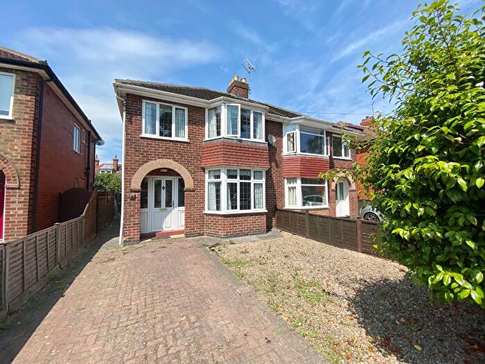 3 Bedroom Semi-Detached House To Rent In Broadway, York, North Yorkshire, YO10