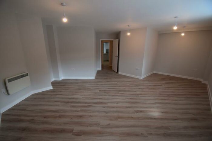 2 Bedroom Flat To Rent In Chichester Road, Southend On Sea, Essex, SS1