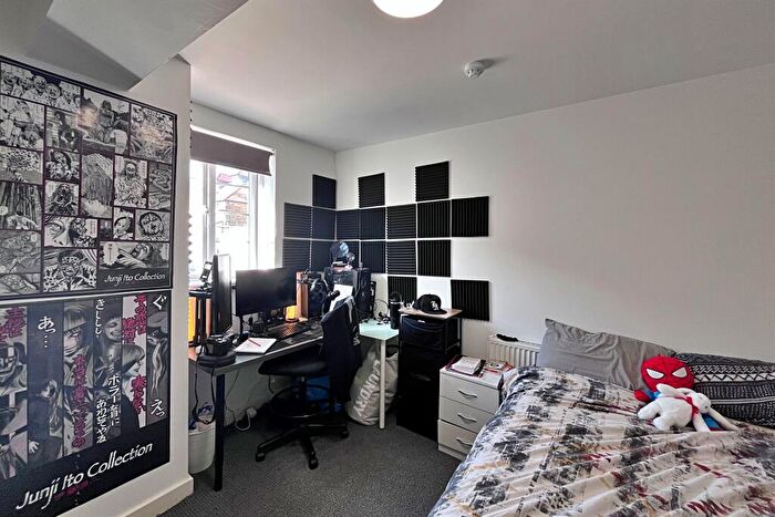 7 Bedroom Maisonette To Rent In Westbourne, BH4