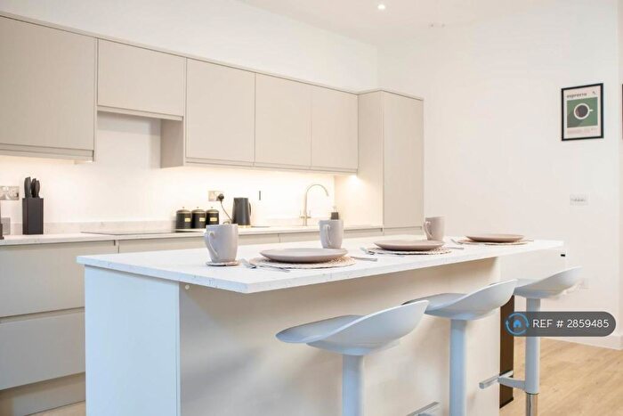 4 Bedroom Flat To Rent In London, London, NW1