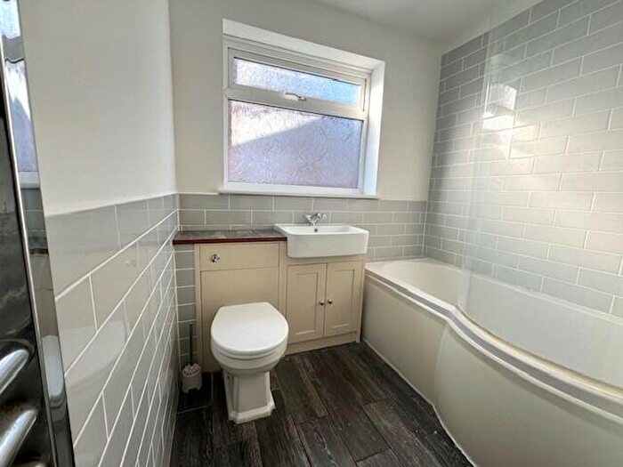 2 Bedroom Bungalow To Rent In Maryland Close, Townhill Park, Southampton, SO18