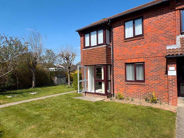1 Bedroom Flat For Sale In Meadow Court, Felpham, PO22