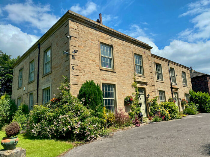 3 Bedroom Detached House To Rent In Hill Top House, West Yorkshire, BD19