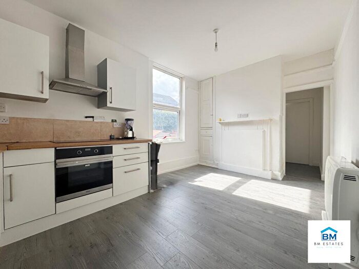 1 Bedroom Flat To Rent In Fosse Road North, Leicester, LE3