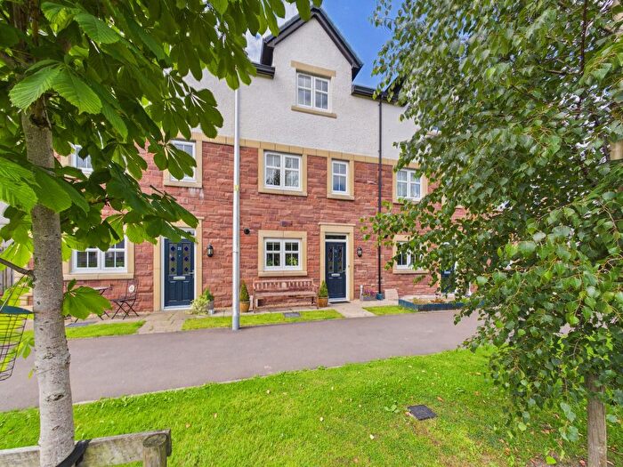 3 Bedroom Town House For Sale In Hannah Terrace, Biggar, ML12