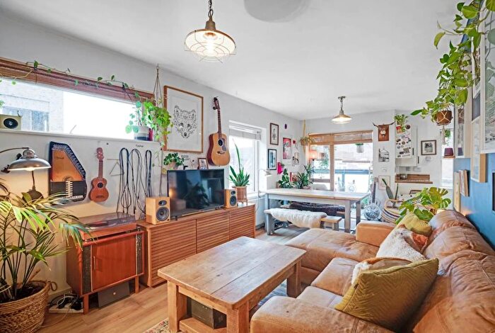 1 Bedroom Flat For Sale In West Green Road, London, N15