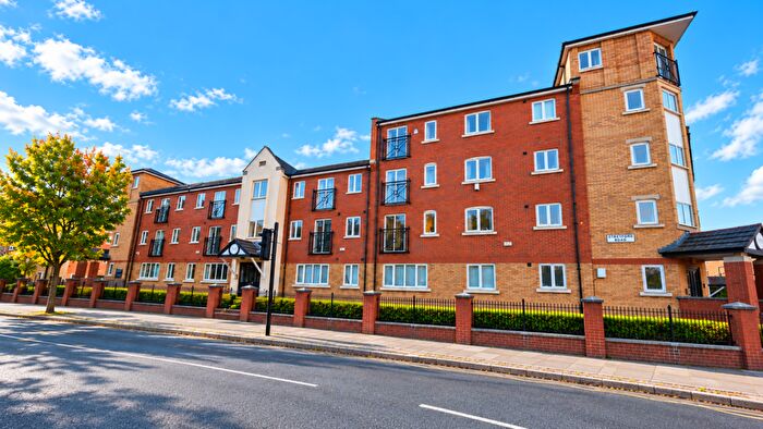 2 Bedroom Apartment For Sale In Stretford Road, Hulme, Manchester, M15