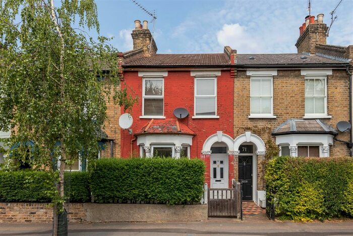 2 Bedroom Detached House To Rent In Clacton Road, Walthamstow, E17