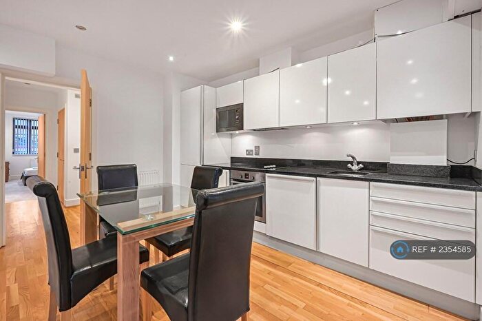 2 Bedroom Flat To Rent In Bartholomew Square, London, EC1V