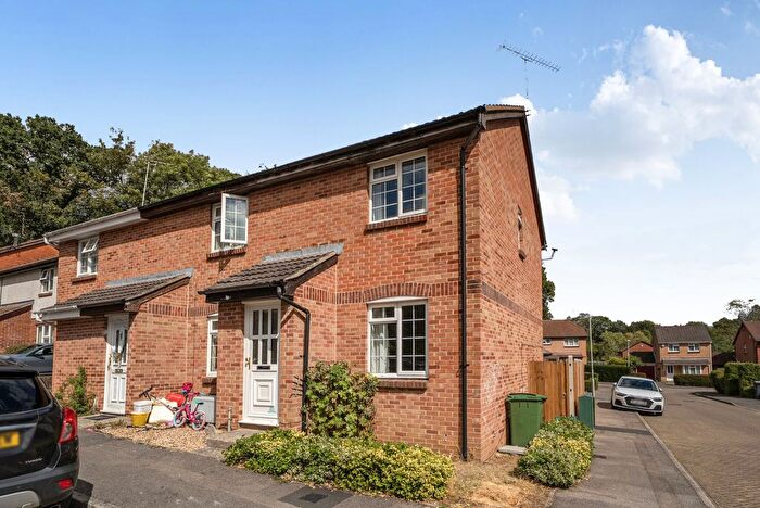 2 Bedroom End Terrace House For Sale In Huscarle Way, Reading, Berkshire, RG31