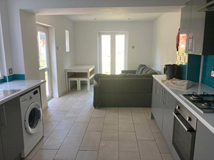 6 Bedroom Terraced House To Rent In Woodville Road, Cathays, Cardiff, CF24