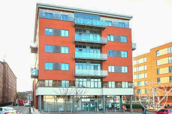 2 Bedroom Flat For Sale In Skinner Lane, Leeds, LS7