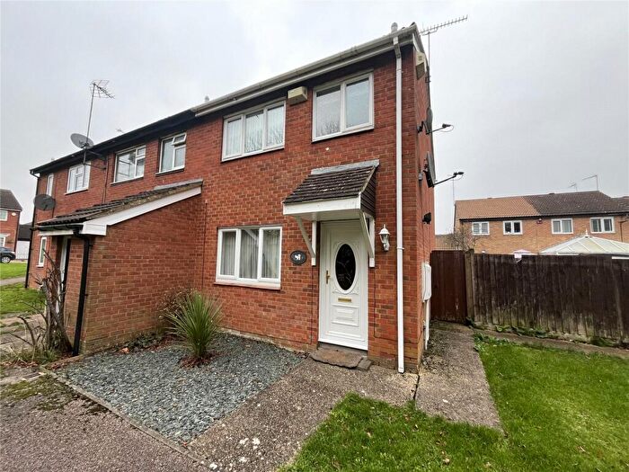 3 Bedroom End Of Terrace House For Sale In Fensome Drive, Houghton Regis, Dunstable, Bedfordshire, LU5