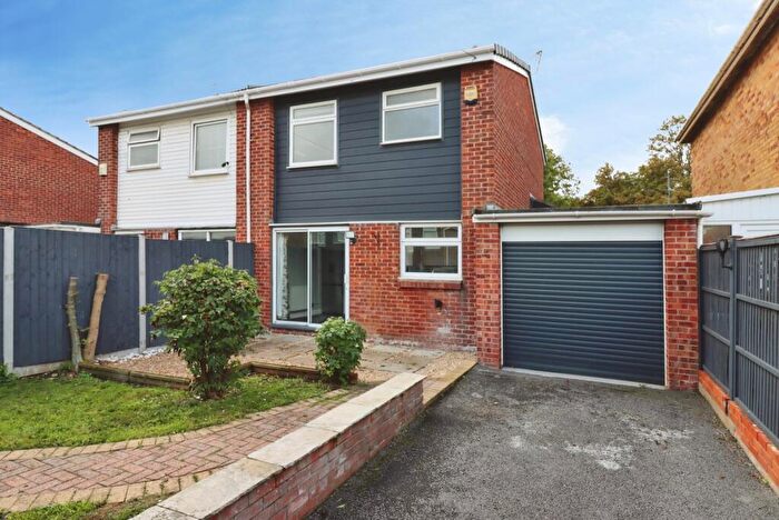 3 Bedroom Semi Detached House For Sale In Birch Close, Patchway, Bristol, BS34