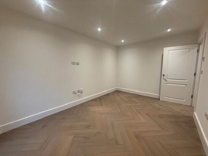 2 Bedroom Apartment To Rent In High Street, Croydon, CR0