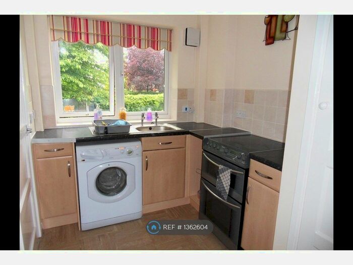 2 Bedroom Maisonette To Rent In Tilbury Close, Wolverhampton, WV3