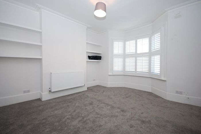 1 Bedroom Property To Rent In Broughton Street, London, SW8