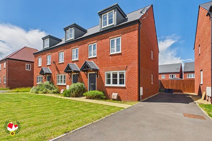 3 Bedroom Town House To Rent In Carrington Road, Twigworth, GL2