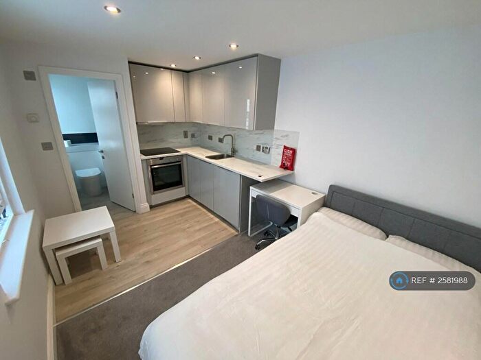 Studio To Rent In Norfolk Square, Brighton, BN1