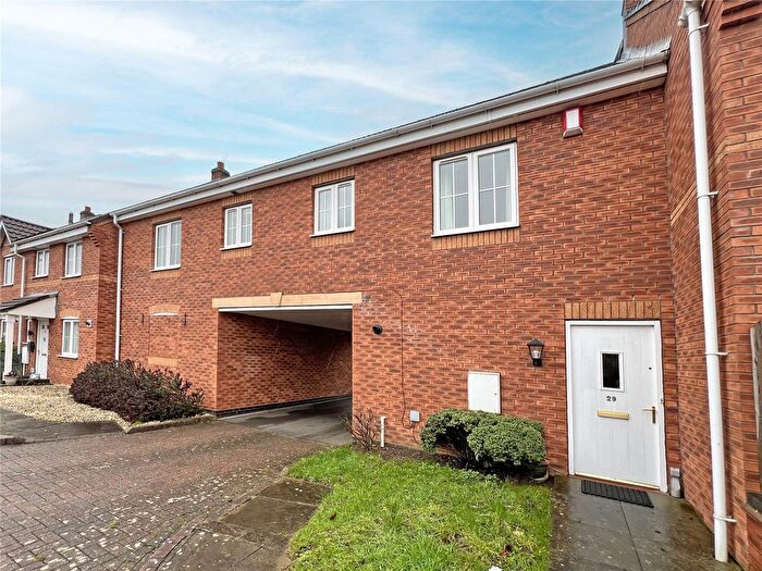 2 Bedroom Flat For Sale In Finchale Avenue, Priorslee, Telford, Shropshire, TF2