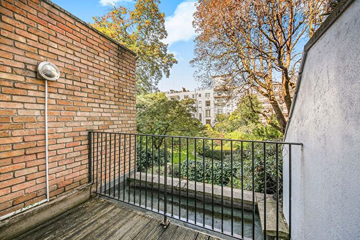 2 Bedroom Flat To Rent In Arundel Gardens, London, W11