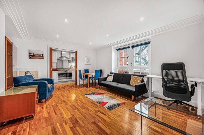 1 Bedroom Flat To Rent In Turner House, Exchange Court, WC2R