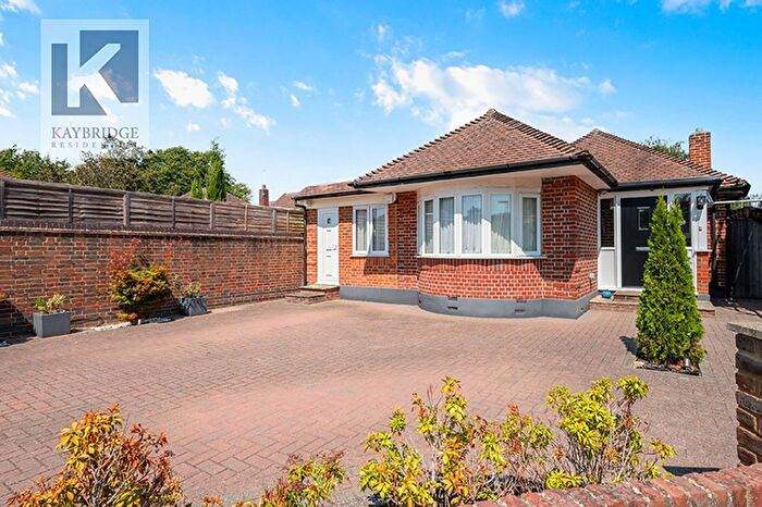 4 Bedroom Detached Bungalow For Sale In Plantagenet Close, Worcester Park, KT4