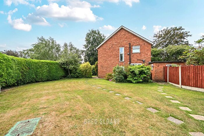 3 Bedroom Semi Detached House For Sale In Wenlock Road, Shrewsbury, SY2