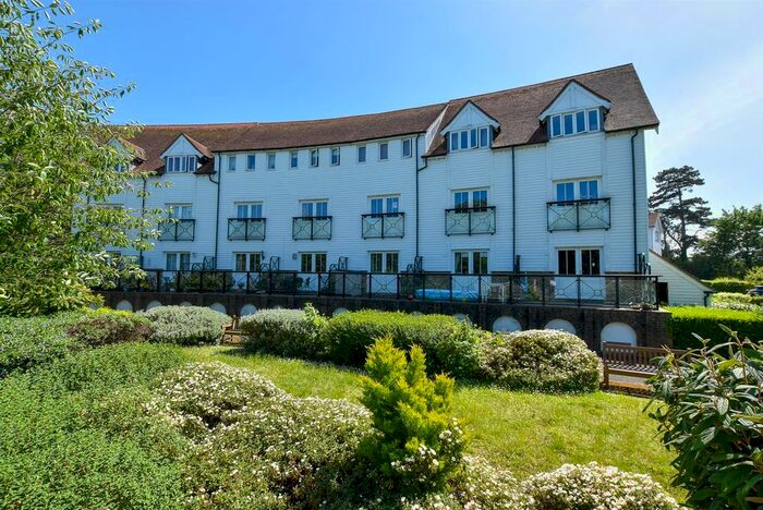 4 Bedroom Terraced House To Rent In Medway Court, Aylesford, ME20