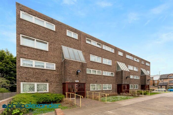 4 Bedroom Apartment To Rent In Campsbourne Road, Hornsey, N8