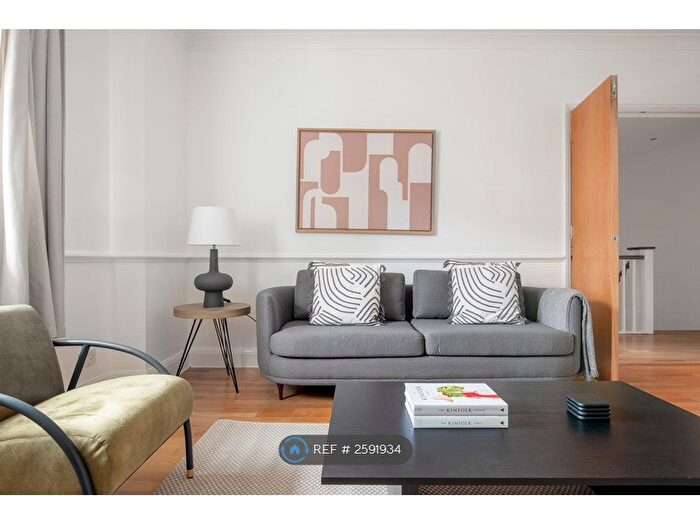 2 Bedroom Flat To Rent In North Block, London, SE1