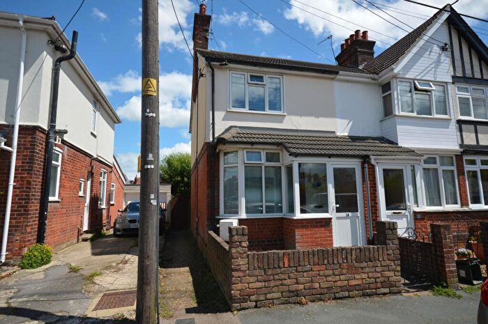 2 Bedroom End Of Terrace House To Rent In Grenville Road, Braintree, CM7