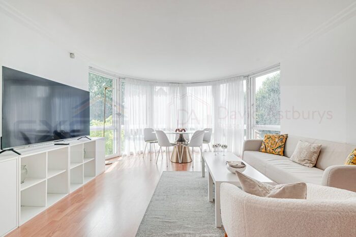 4 Bedroom Flat To Rent In Finchley Road, South Hampstead, London, NW3