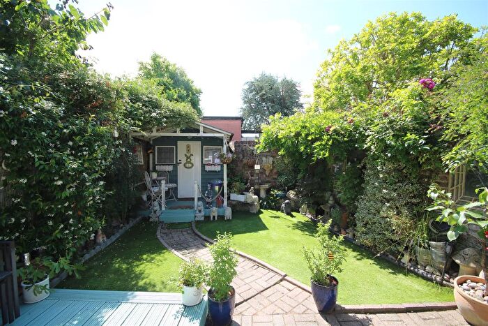 2 Bedroom Property For Sale In The Street, Ash, Canterbury, CT3