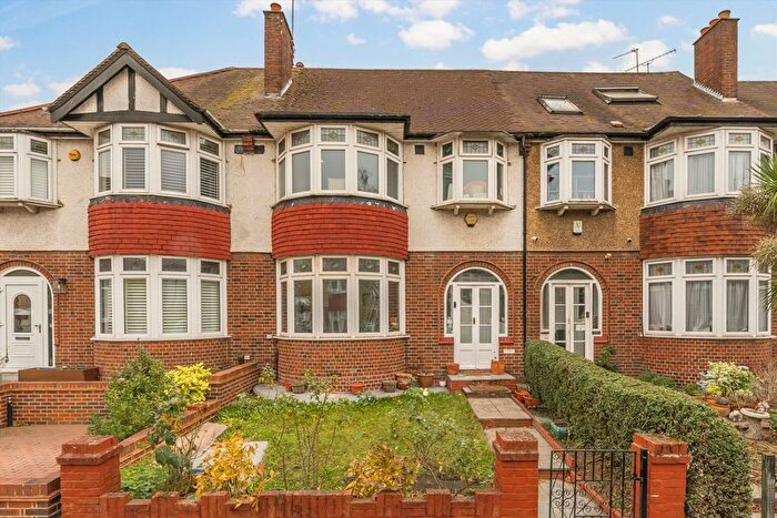 3 Bedroom Property For Sale In Harrow View Road, Ealing, W5